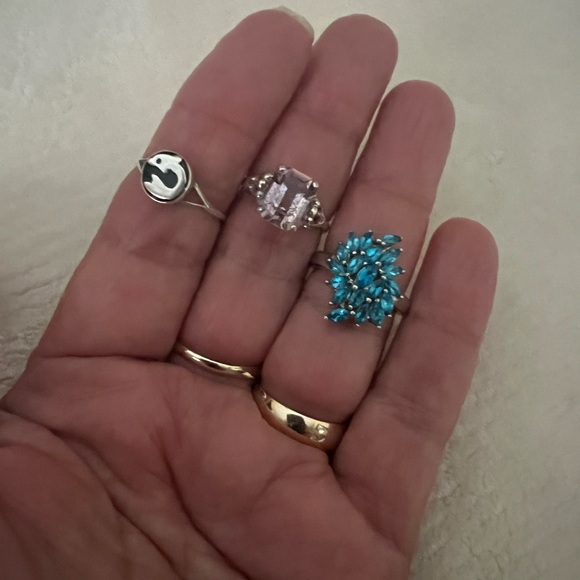 NWOT SAM Blue Topaz Gemstones
Sterling Silver .925 Cluster Ring - Picture 8 of 11